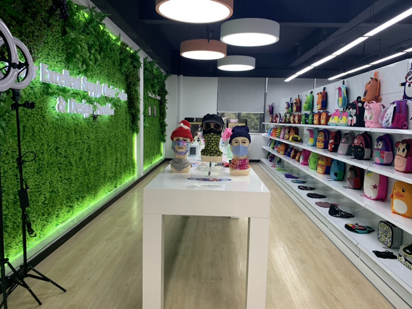 Showroom de produs nou de 1000 de metri pătrați